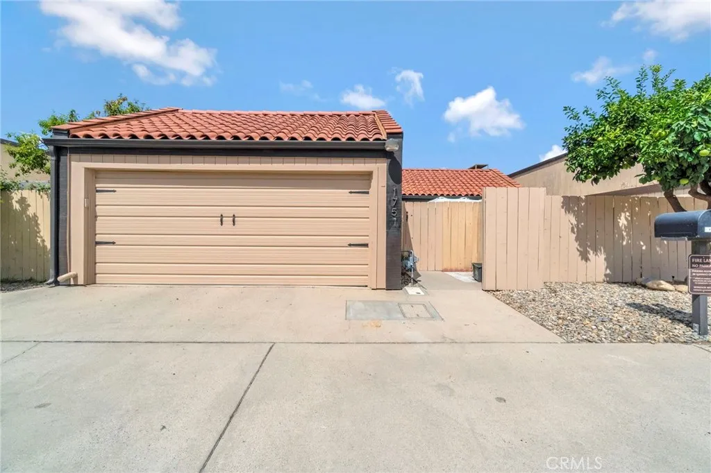 1751 W Santa Ana, Fresno, California 93705 home-pic-24