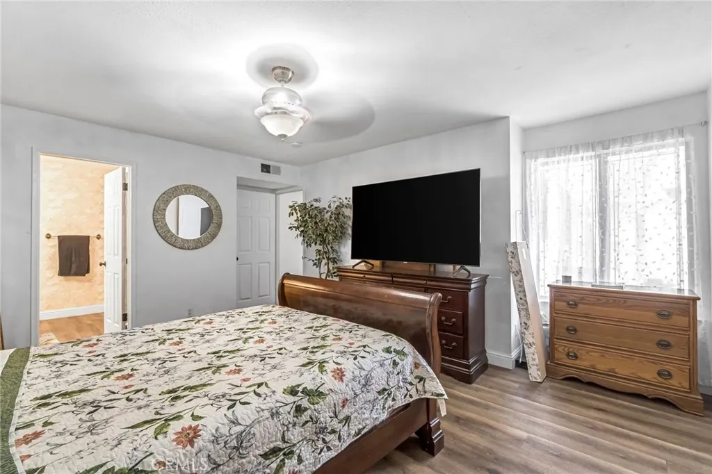 1751 W Santa Ana, Fresno, California 93705 home-pic-18