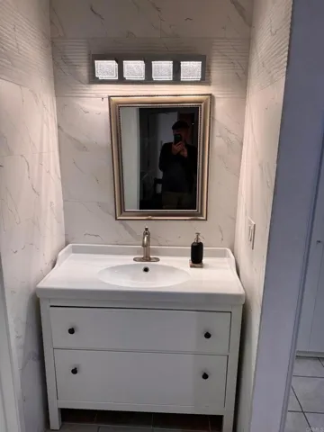 Bathroom sink
