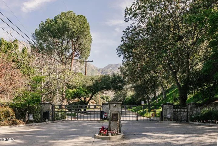 148_DAMORE_42330 CrystalLn