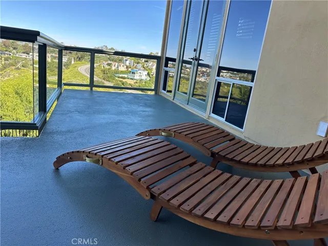 2210 Temple Hills Drive, Laguna Beach, California 92651