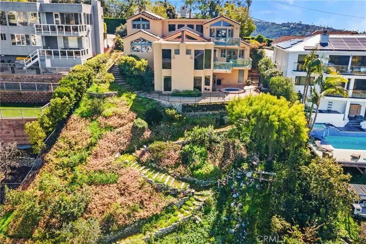 2210 Temple Hills Drive, Laguna Beach, California 92651