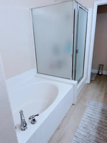 Bath Tub.Shower