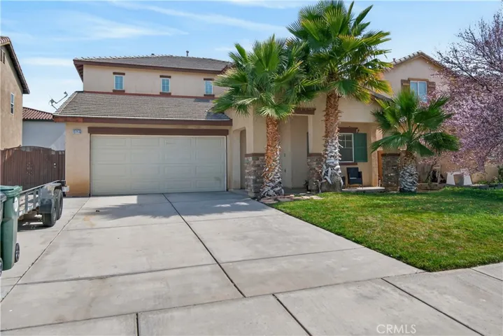 Front of Home. RV Parking. 3 car garage.