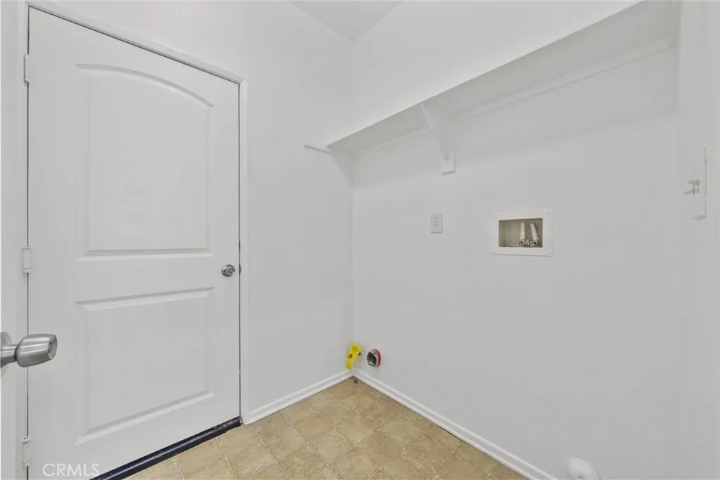 14323 Moon Valley Street, Victorville, California 92394 home-pic-17