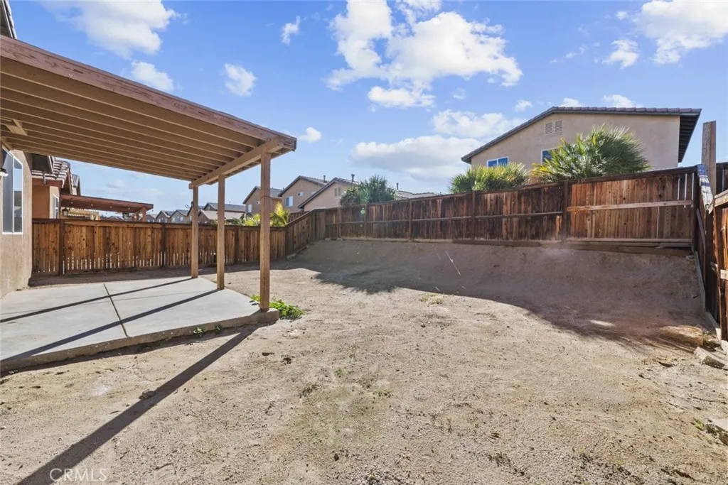 14323 Moon Valley Street, Victorville, California 92394 home-pic-36
