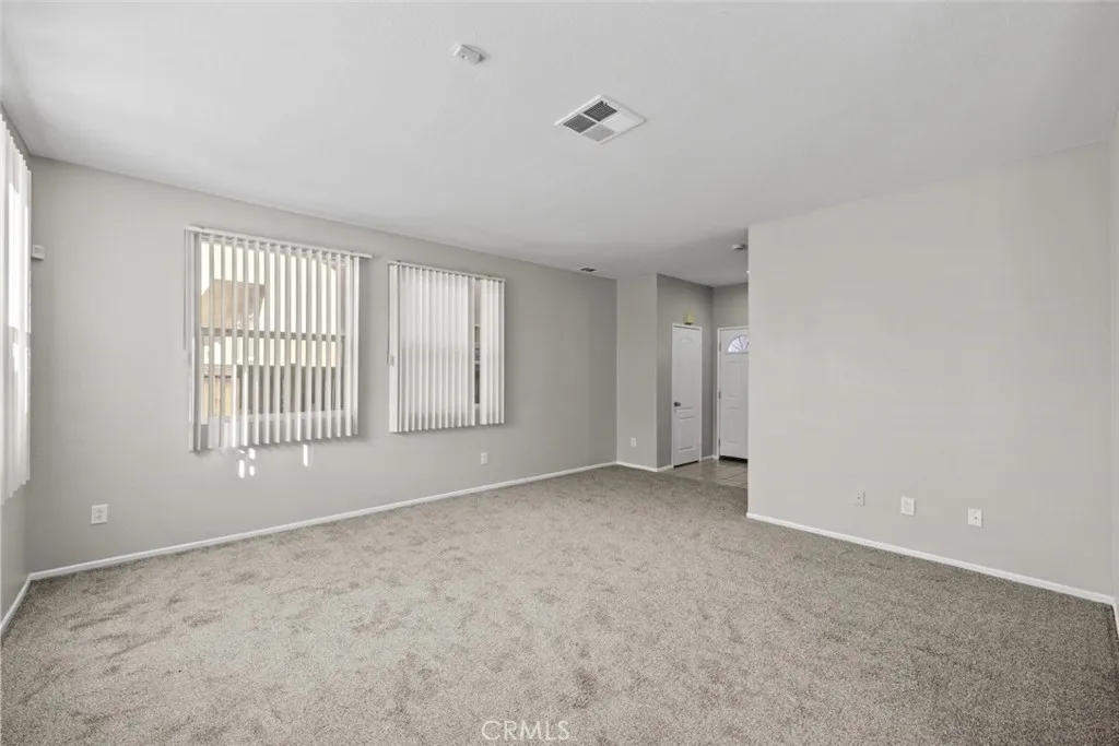 14323 Moon Valley Street, Victorville, California 92394 home-pic-6