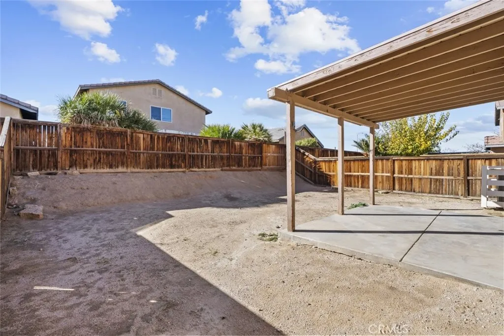 14323 Moon Valley Street, Victorville, California 92394 home-pic-35