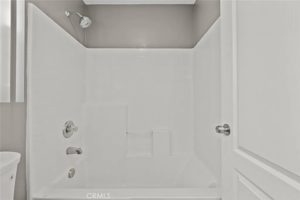 14323 Moon Valley Street, Victorville, California 92394 home-pic-27