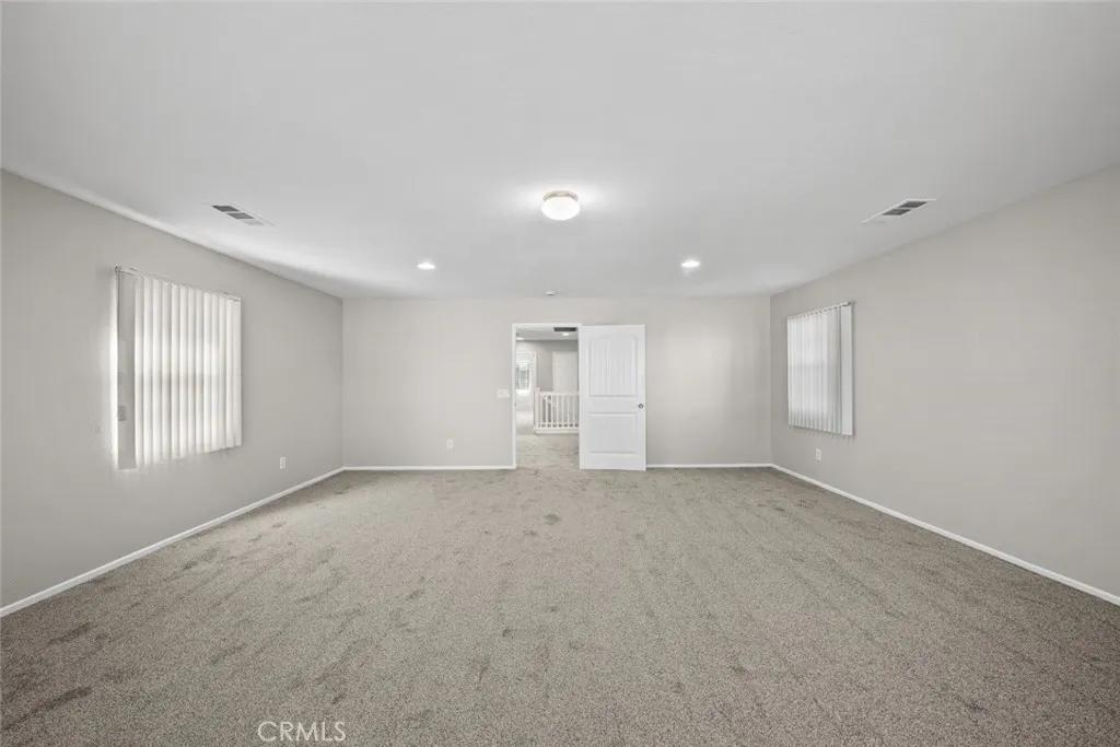 14323 Moon Valley Street, Victorville, California 92394 home-pic-29