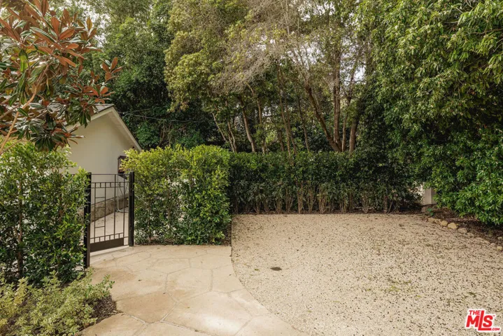 Guest House - Parking