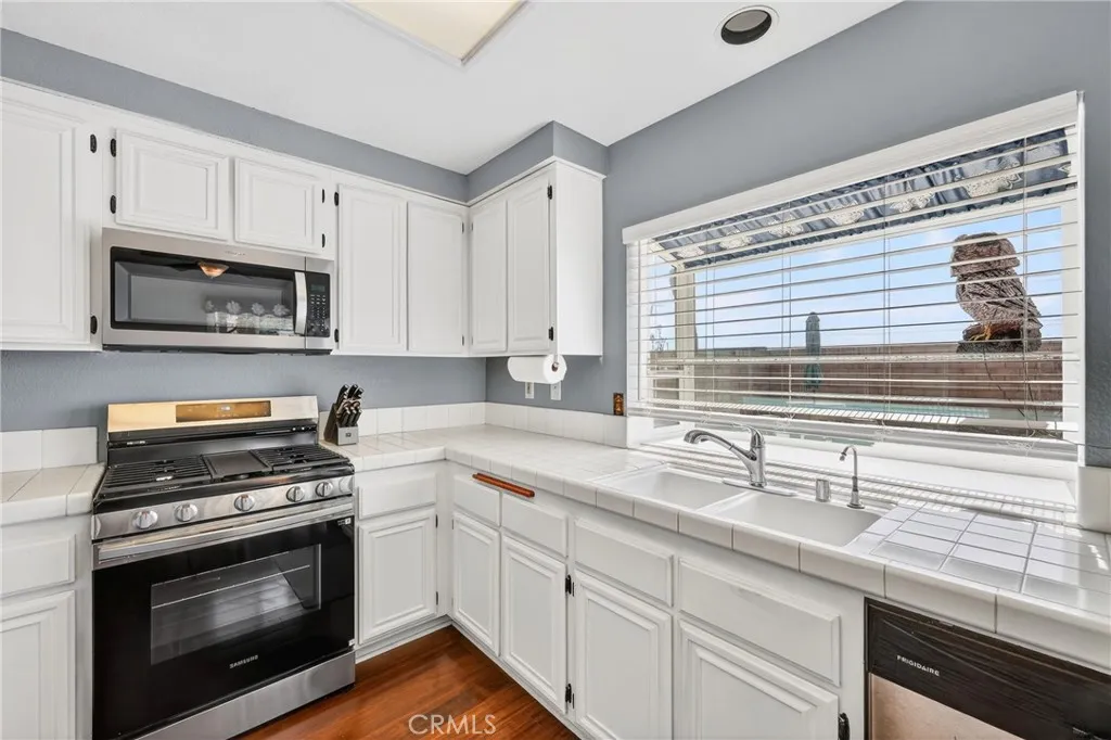 2716 Tumbleweed, Ontario, California 91761 home-pic-17