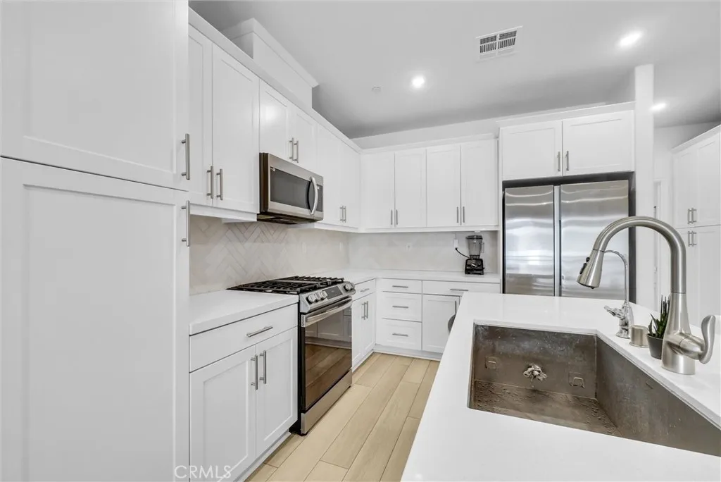 3856 Verdana Circle, La Verne, California 91750 home-pic-11