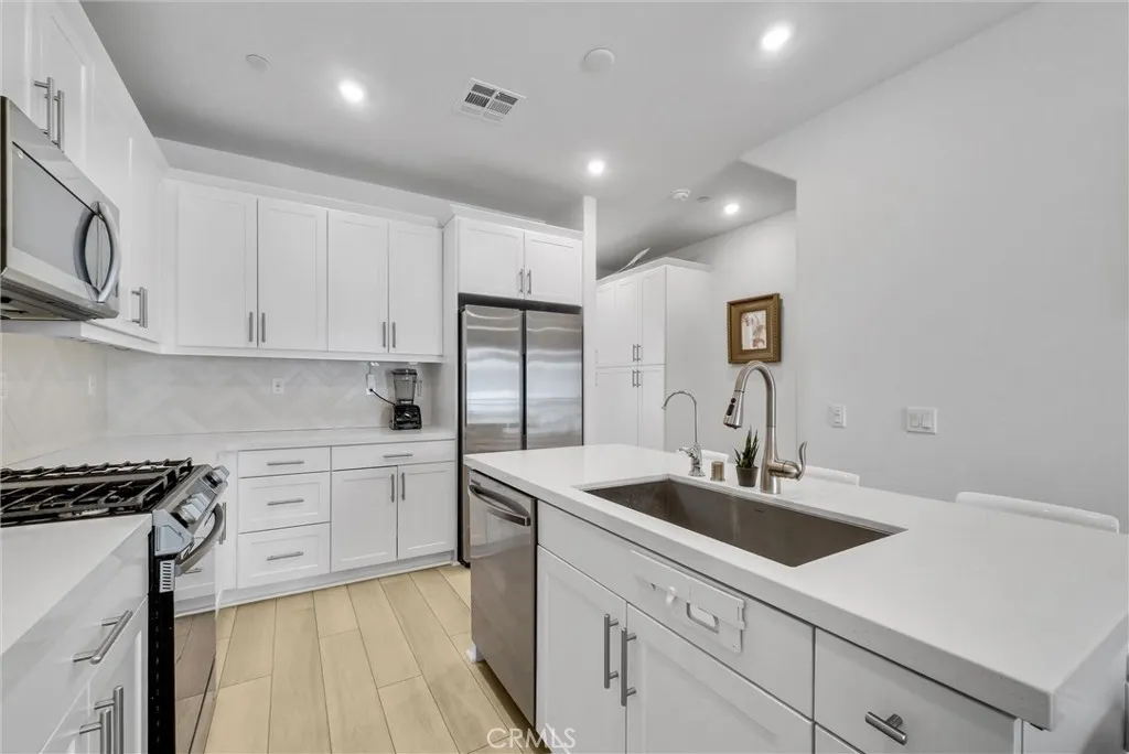 3856 Verdana Circle, La Verne, California 91750 home-pic-10