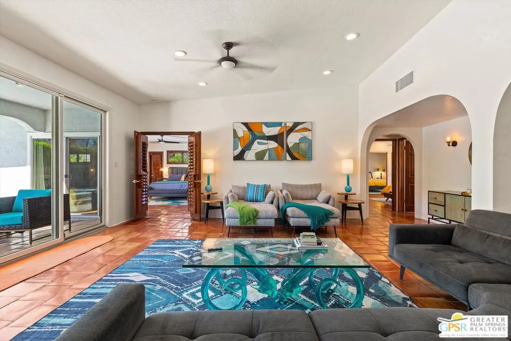 1955 S Yucca Place, Palm Springs, California 92264 home-pic-14