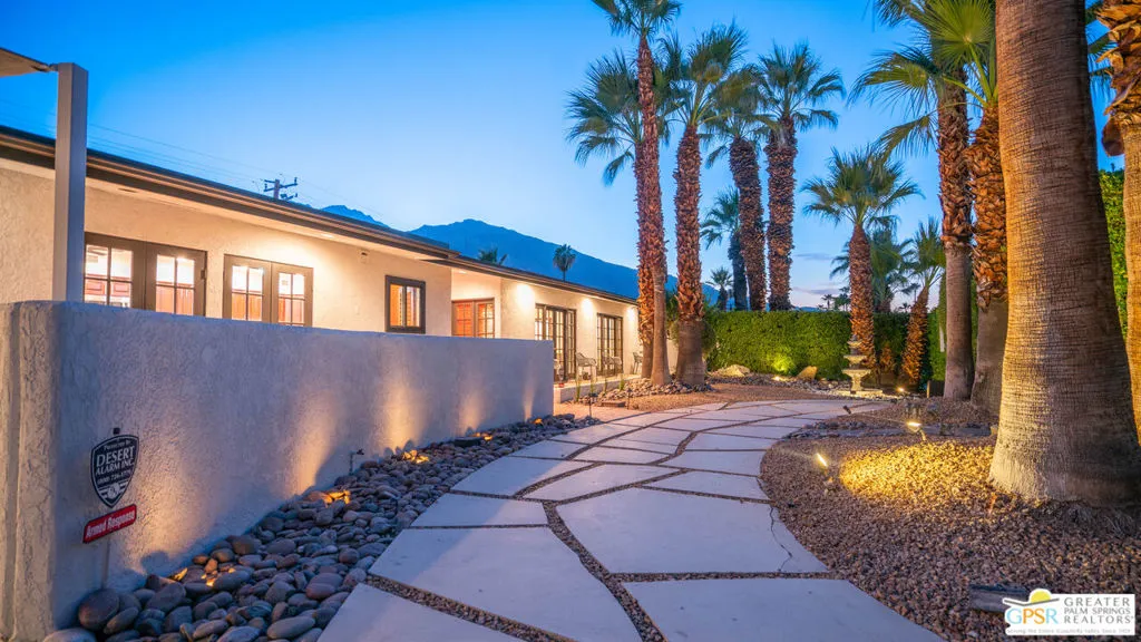 1955 S Yucca Place, Palm Springs, California 92264 home-pic-2