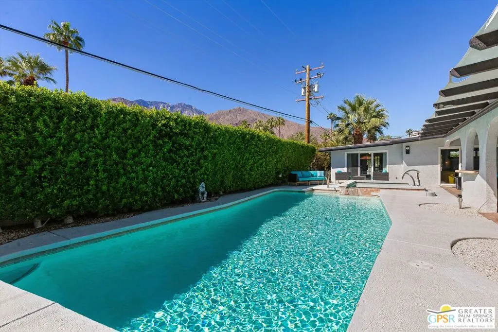 1955 S Yucca Place, Palm Springs, California 92264 home-pic-36