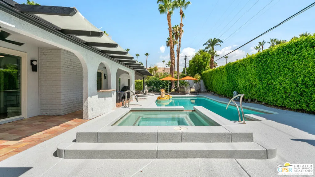 1955 S Yucca Place, Palm Springs, California 92264 home-pic-4
