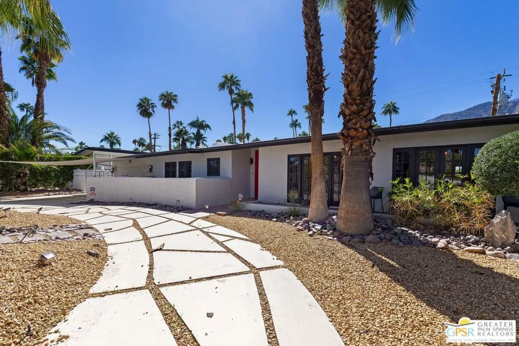 1955 S Yucca Place, Palm Springs, California 92264 home-pic-37