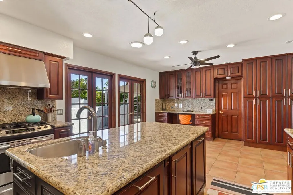 1955 S Yucca Place, Palm Springs, California 92264 home-pic-13
