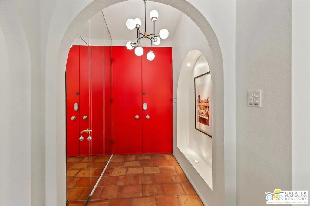 1955 S Yucca Place, Palm Springs, California 92264 home-pic-40