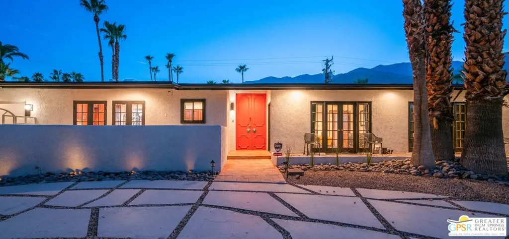 1955 S Yucca Place, Palm Springs, California 92264 home-pic-3