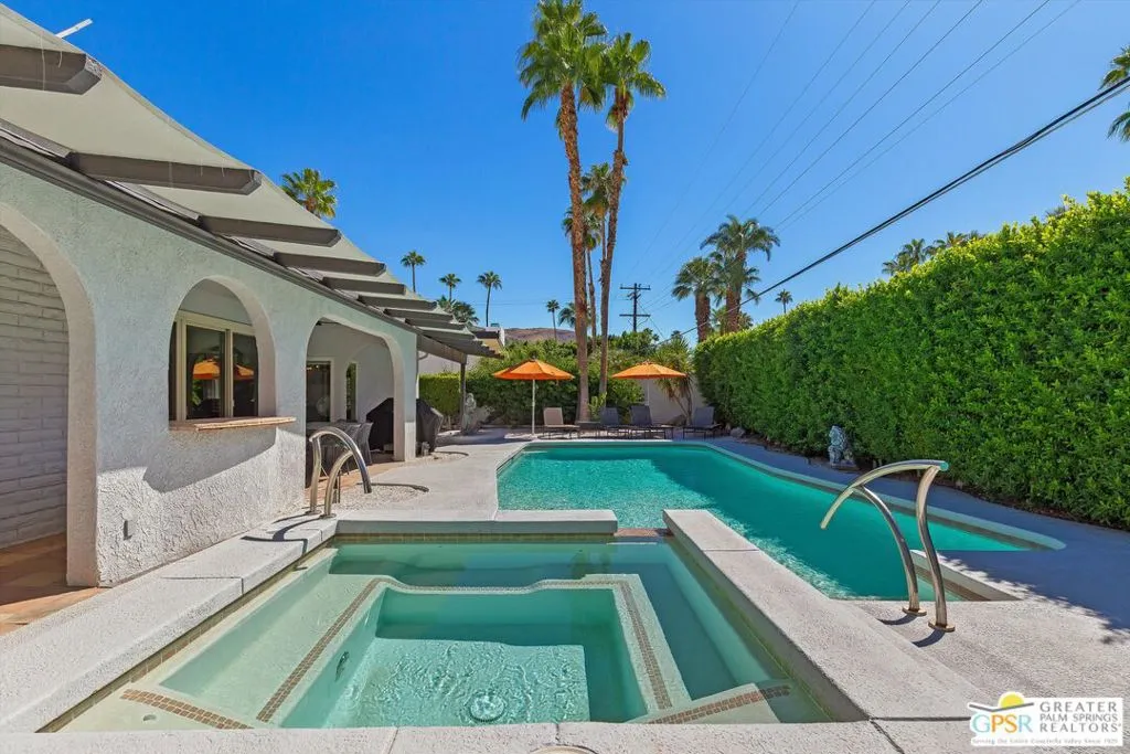 1955 S Yucca Place, Palm Springs, California 92264 home-pic-32