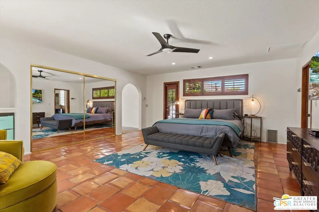 1955 S Yucca Place, Palm Springs, California 92264 home-pic-23