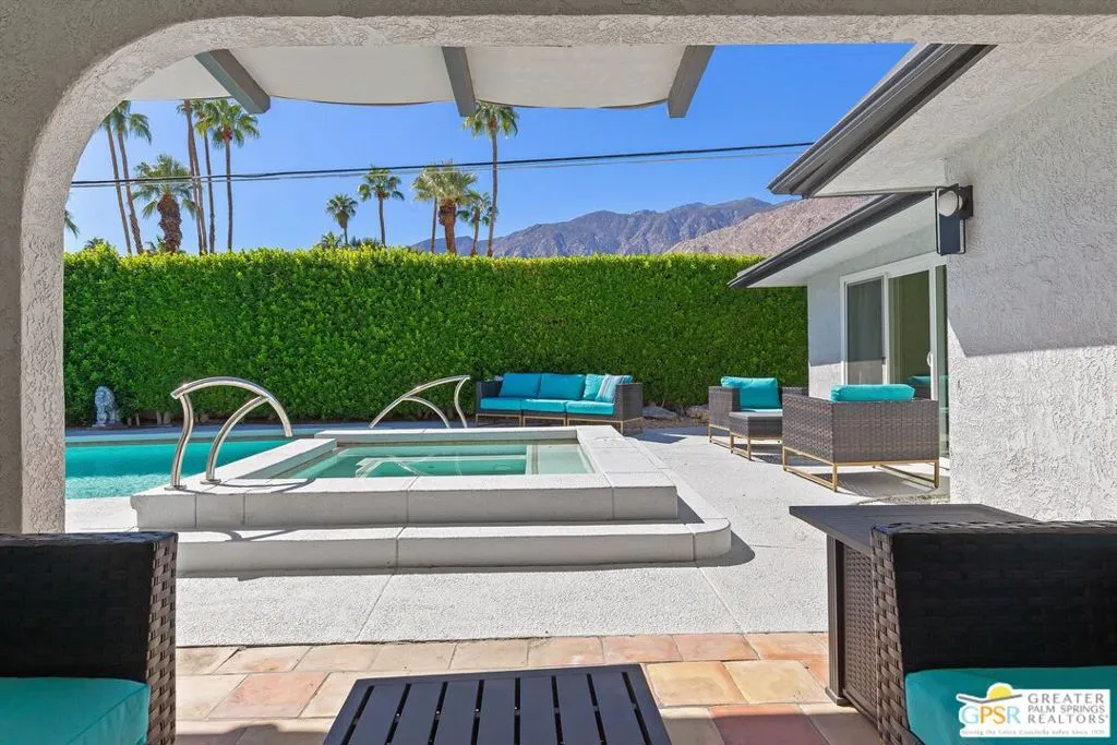 1955 S Yucca Place, Palm Springs, California 92264 home-pic-5