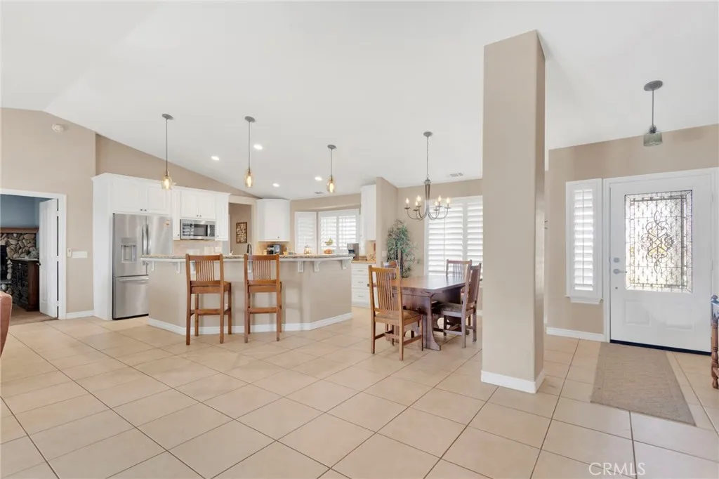 8695 Cantel Court, Oak Hills, California 92344 home-pic-12