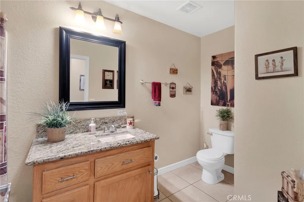 8695 Cantel Court, Oak Hills, California 92344 home-pic-28