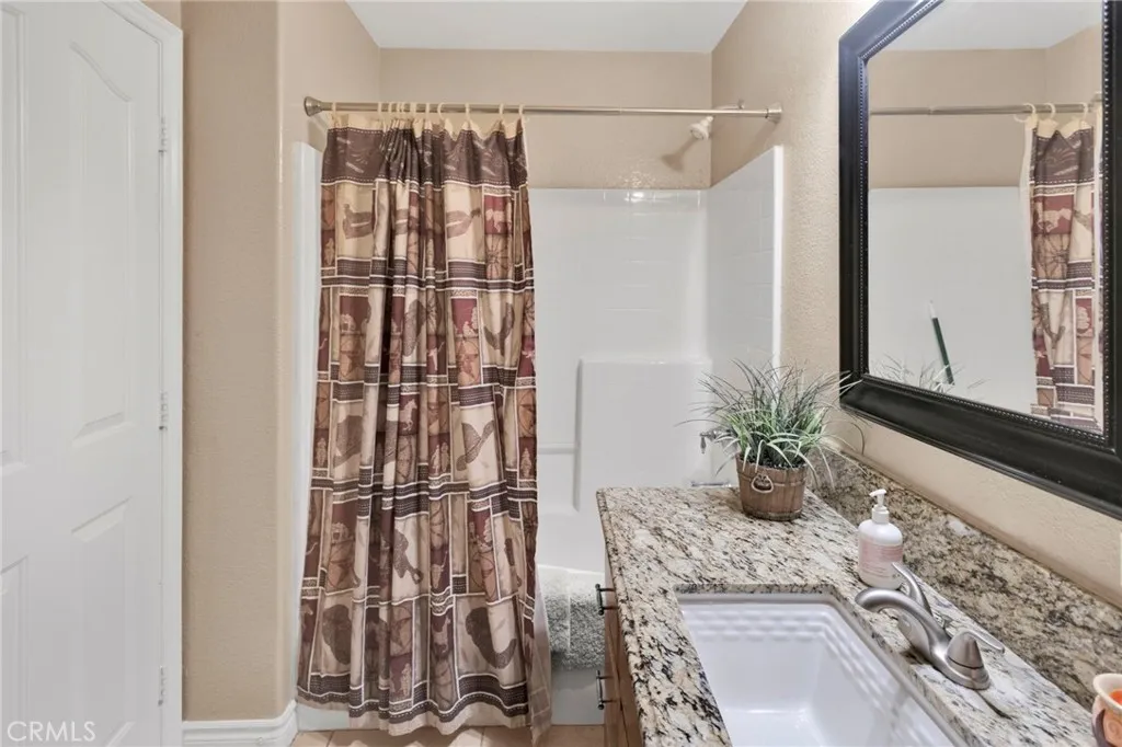 8695 Cantel Court, Oak Hills, California 92344 home-pic-29