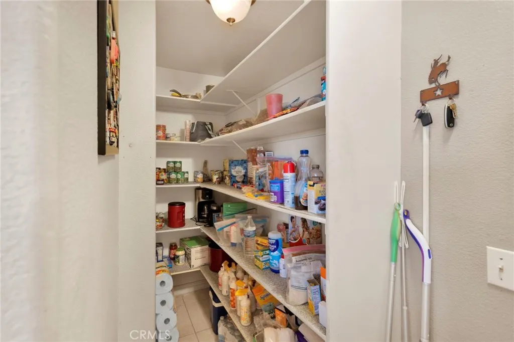 8695 Cantel Court, Oak Hills, California 92344 home-pic-18