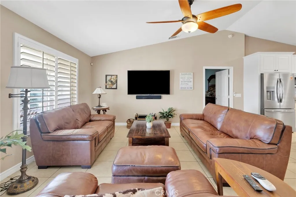 8695 Cantel Court, Oak Hills, California 92344 home-pic-7