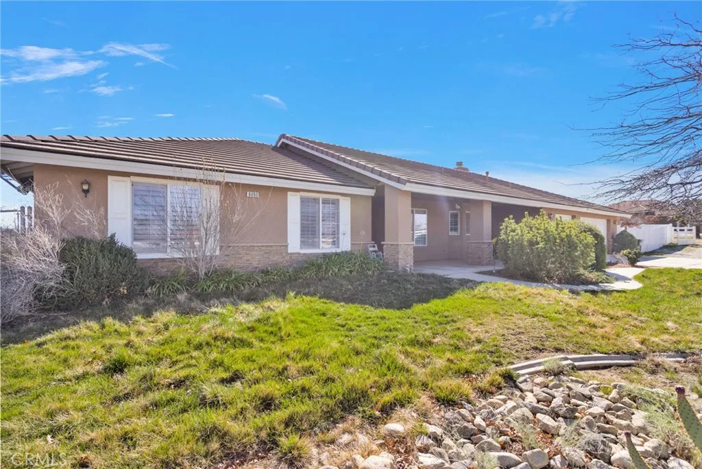 8695 Cantel Court, Oak Hills, California 92344 home-pic-1
