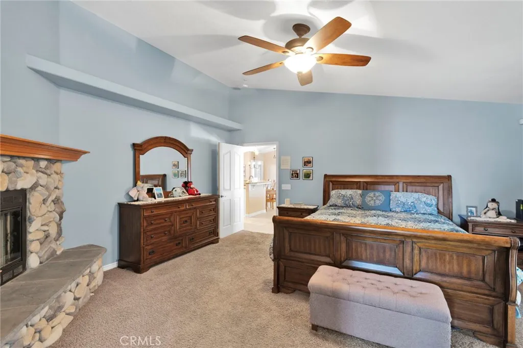 8695 Cantel Court, Oak Hills, California 92344 home-pic-20