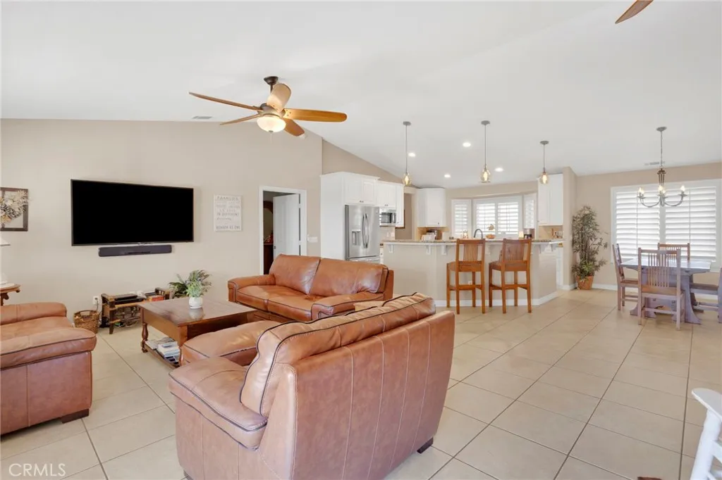 8695 Cantel Court, Oak Hills, California 92344 home-pic-6