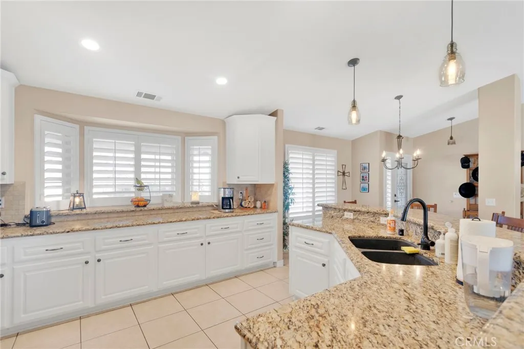 8695 Cantel Court, Oak Hills, California 92344 home-pic-15