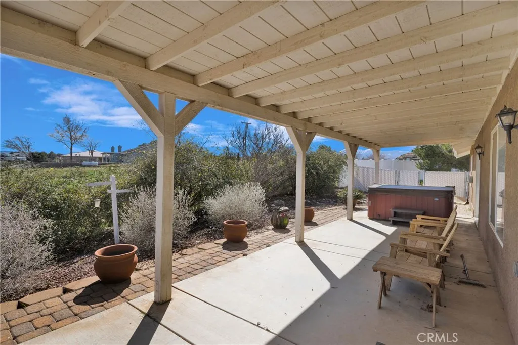 8695 Cantel Court, Oak Hills, California 92344 home-pic-42
