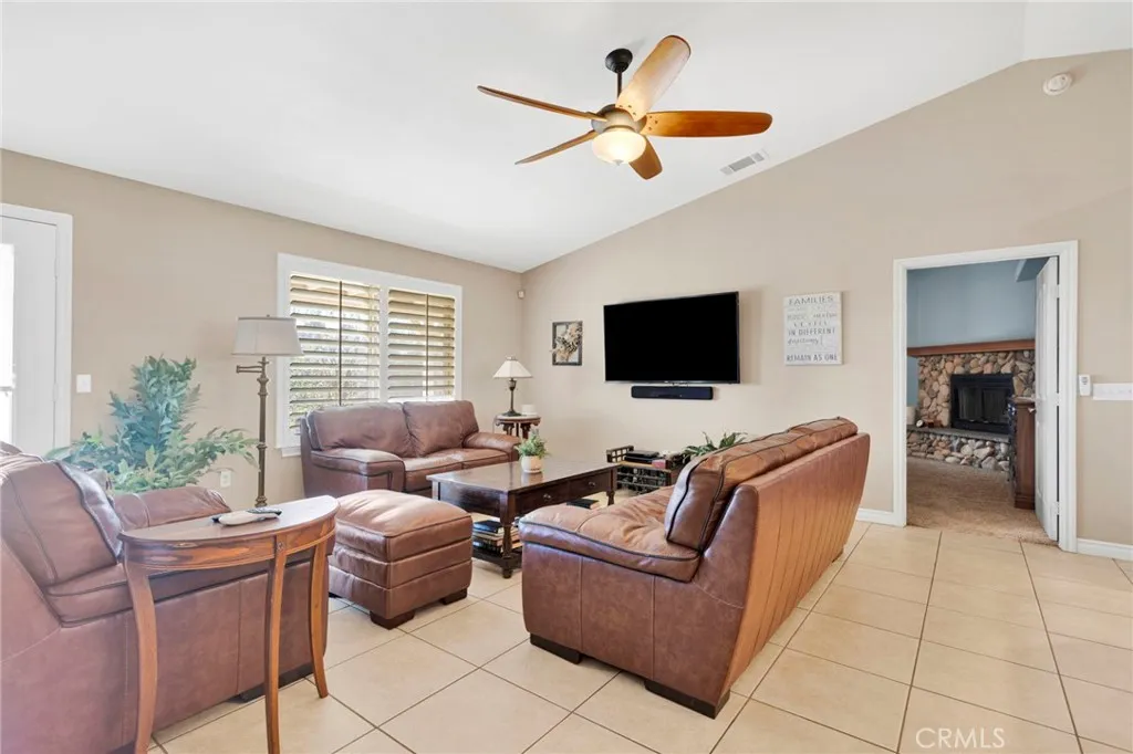 8695 Cantel Court, Oak Hills, California 92344 home-pic-8
