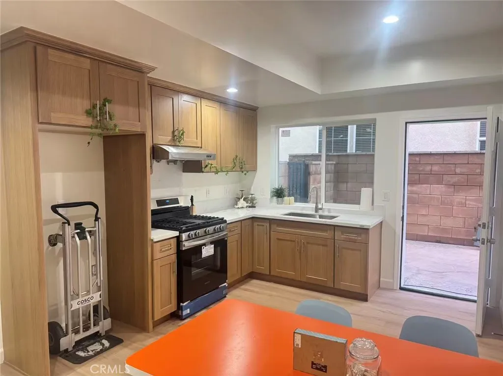 6805 Edinburgh, Eastvale, California 92880 home-pic-30