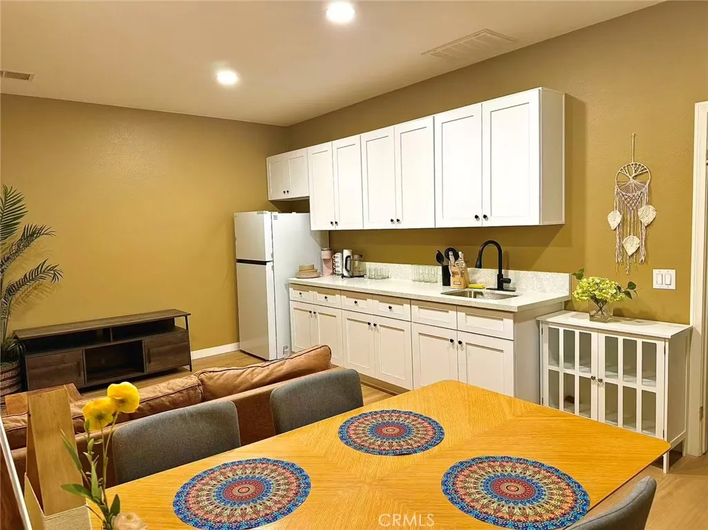 6805 Edinburgh, Eastvale, California 92880 home-pic-20