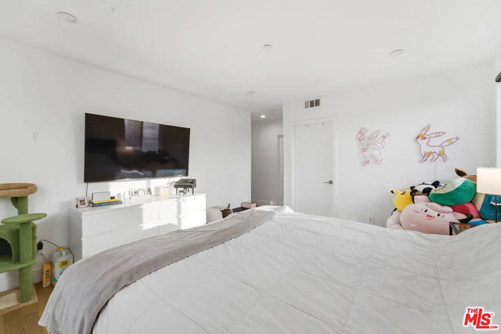 14650 Margate Street, Sherman Oaks, California 91411 home-pic-11
