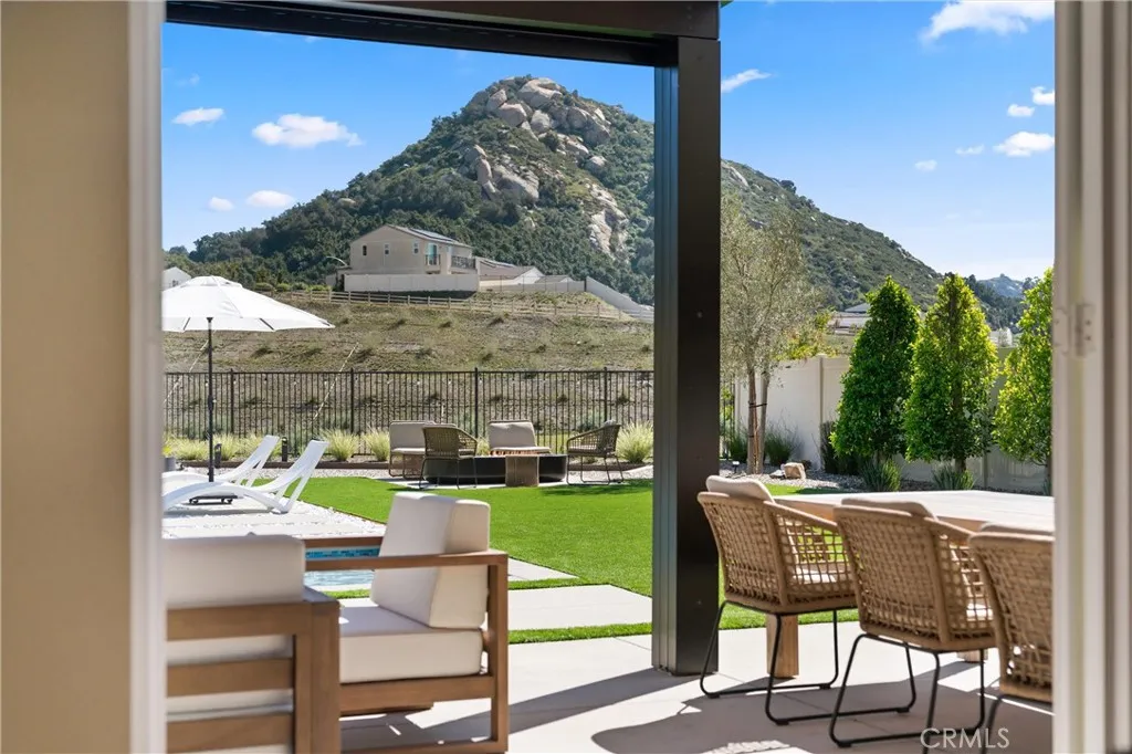 333 Canter Court, Fallbrook, California 92028 home-pic-17
