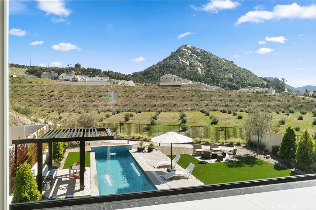 333 Canter Court, Fallbrook, California 92028 home-pic-51