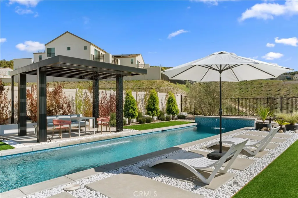 333 Canter Court, Fallbrook, California 92028 home-pic-25