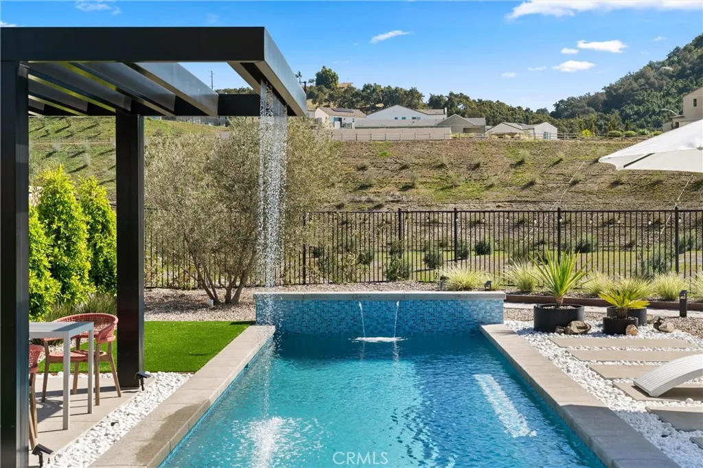 333 Canter Court, Fallbrook, California 92028 home-pic-22