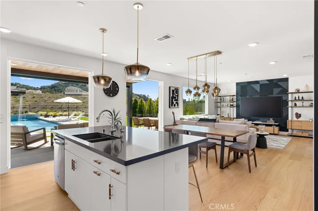 333 Canter Court, Fallbrook, California 92028 home-pic-15