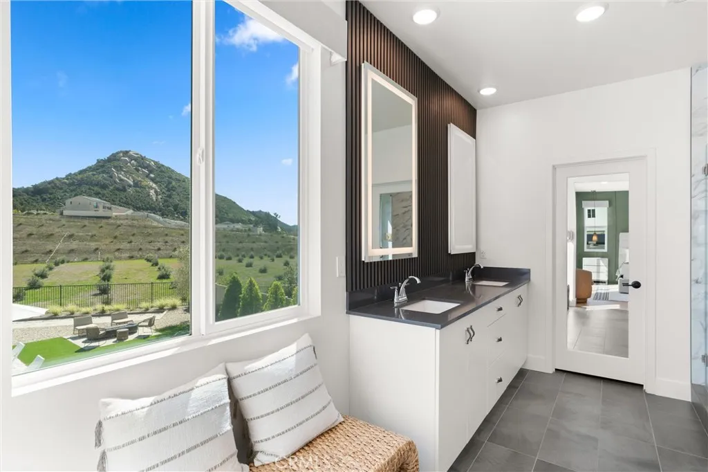 333 Canter Court, Fallbrook, California 92028 home-pic-50
