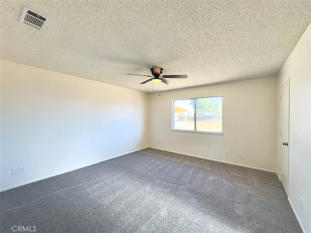 22311 Thunderbird Road, Apple Valley, California 92307 home-pic-18